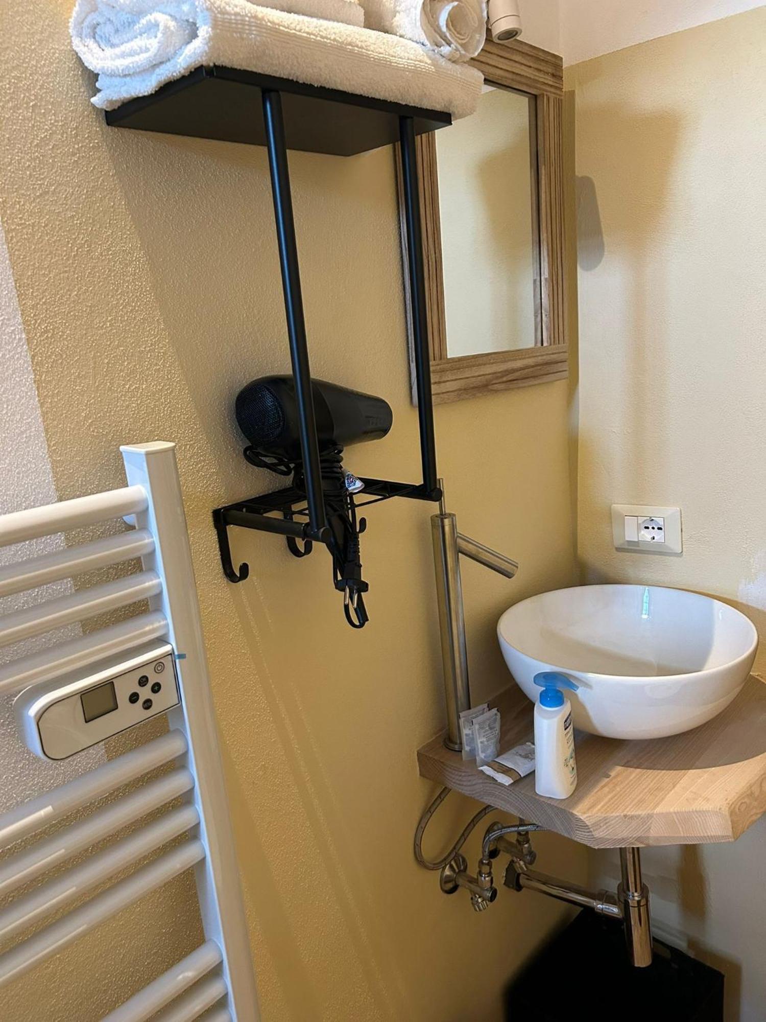 Borgo Di Mezzo Apartment Castelnuovo dell'Abate Bagian luar foto