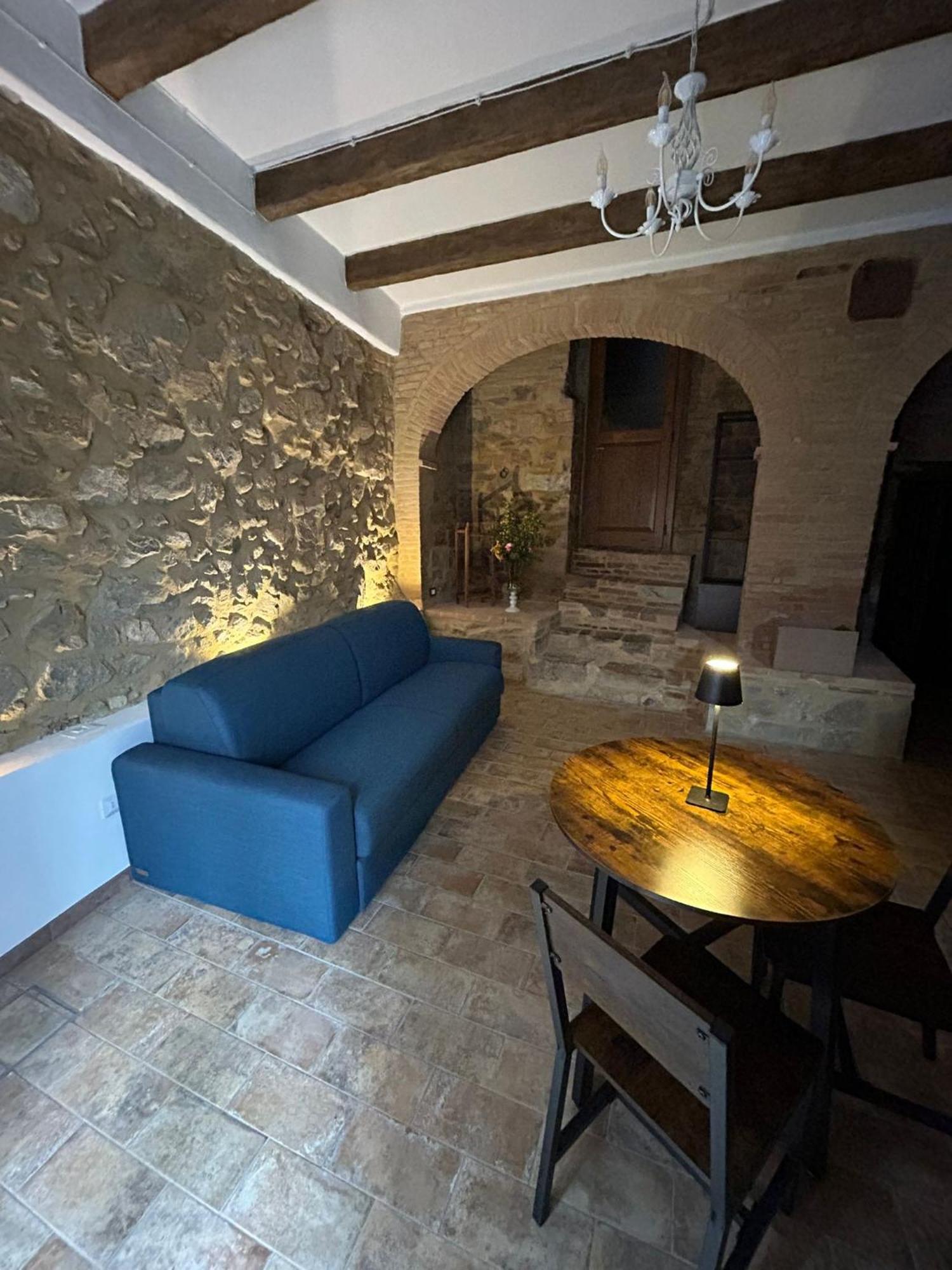 Borgo Di Mezzo Apartment Castelnuovo dell'Abate Bagian luar foto