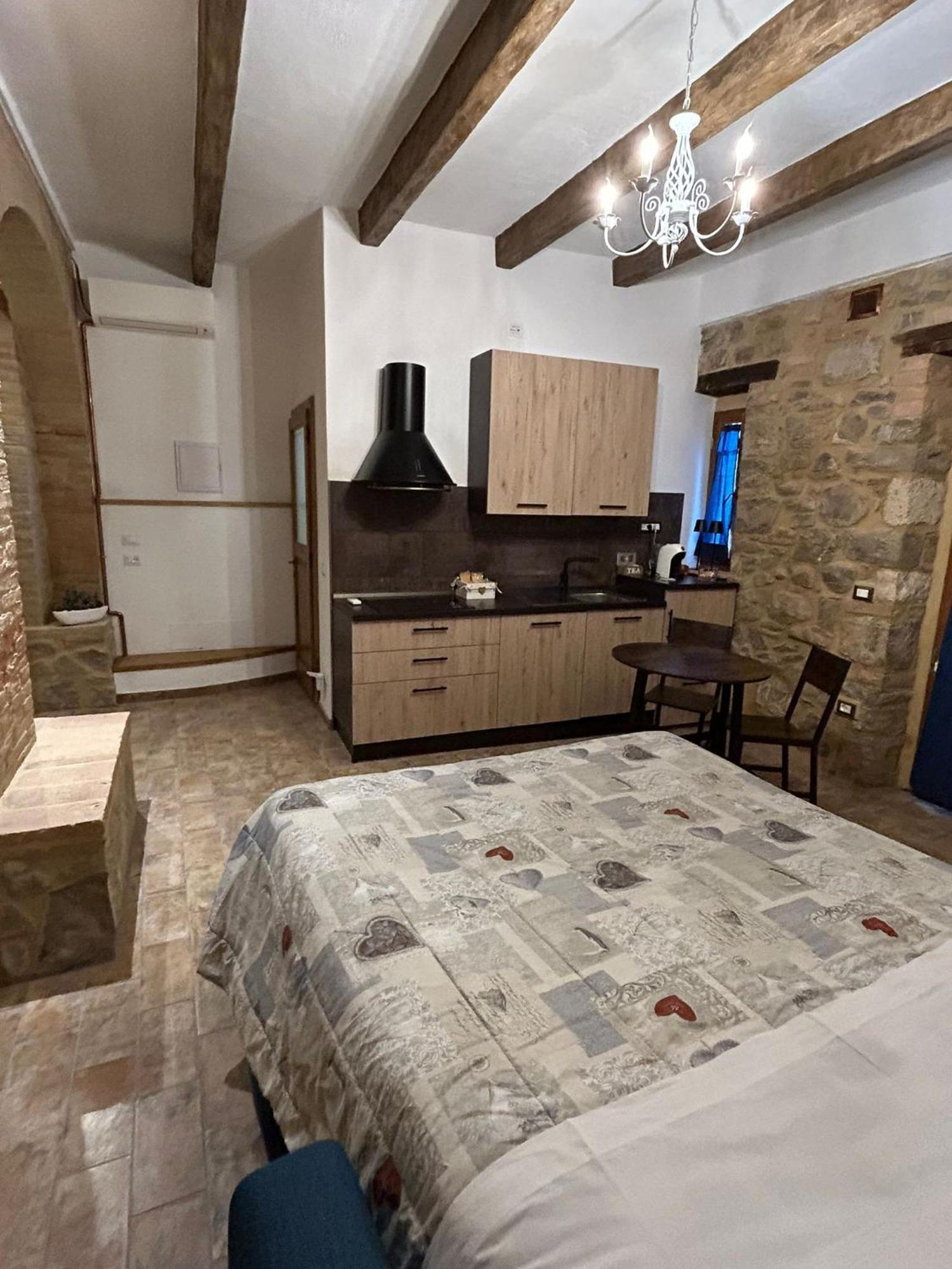 Borgo Di Mezzo Apartment Castelnuovo dell'Abate Bagian luar foto