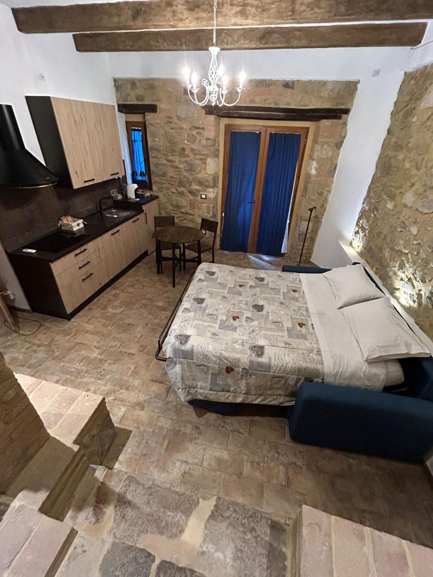 Borgo Di Mezzo Apartment Castelnuovo dell'Abate Bagian luar foto
